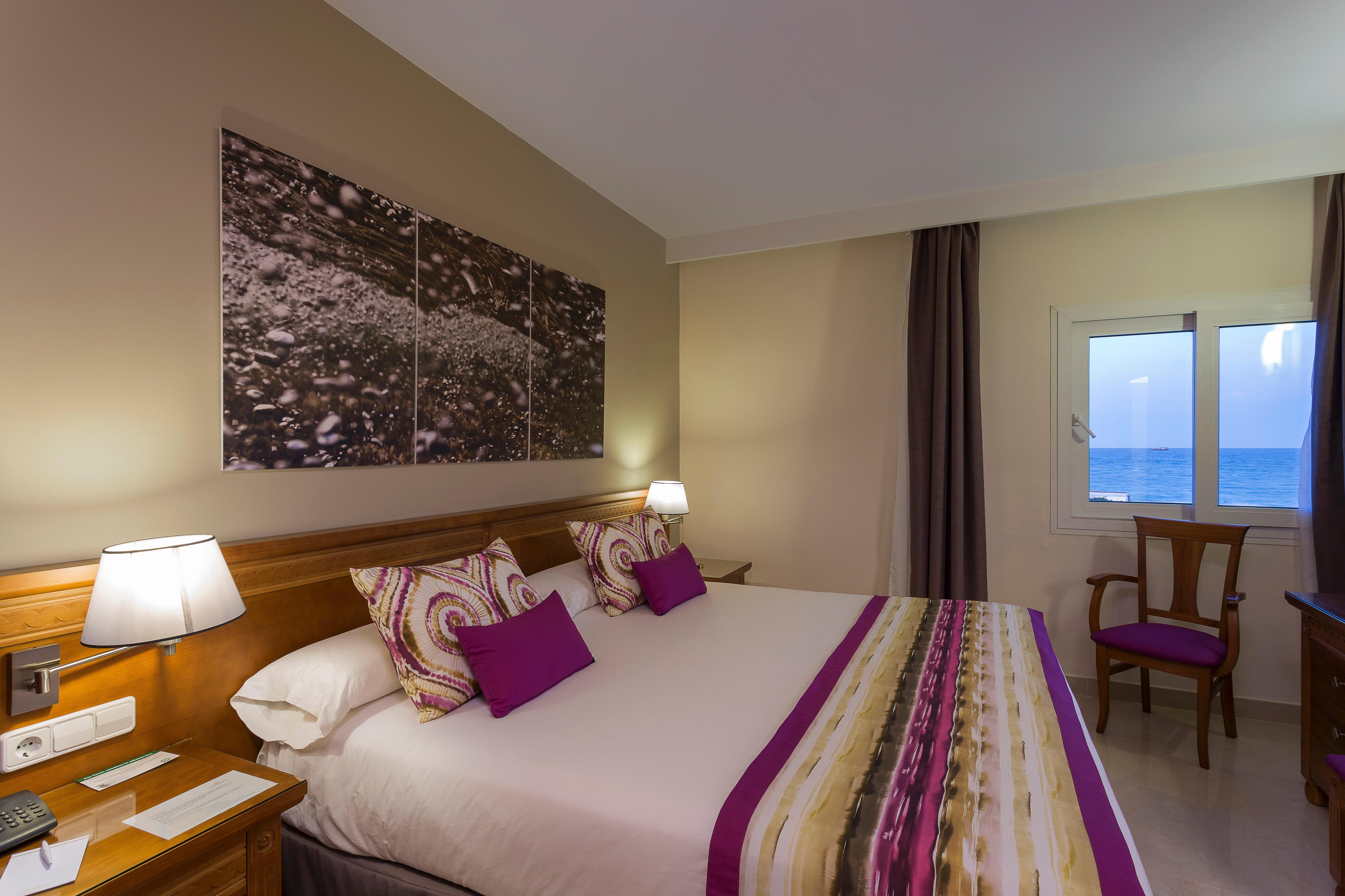 Grand Palladium Select Palace Ibiza Плая ден Боса Екстериор снимка A bedroom at the hotel