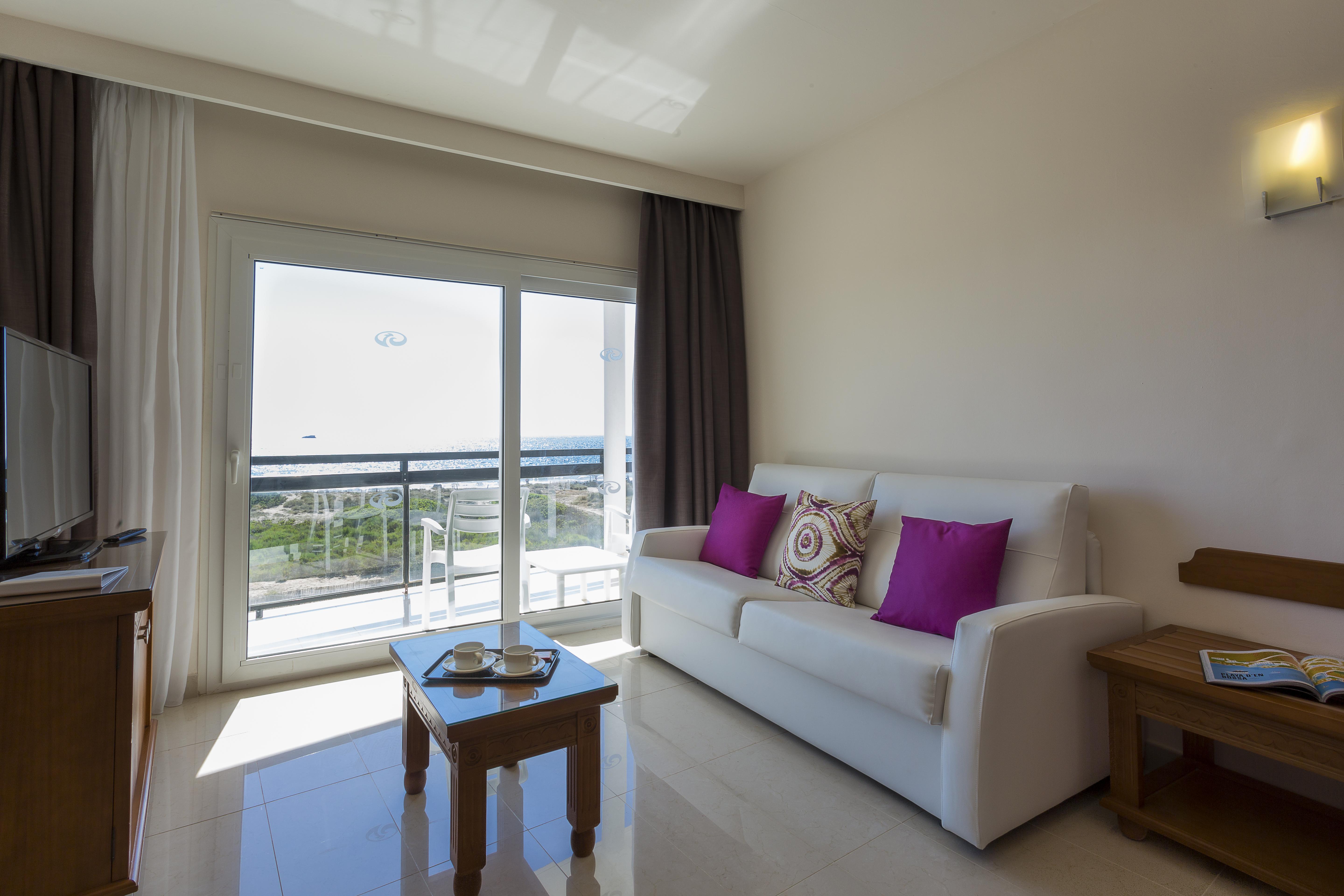 Grand Palladium Select Palace Ibiza Плая ден Боса Екстериор снимка A living room in a hotel
