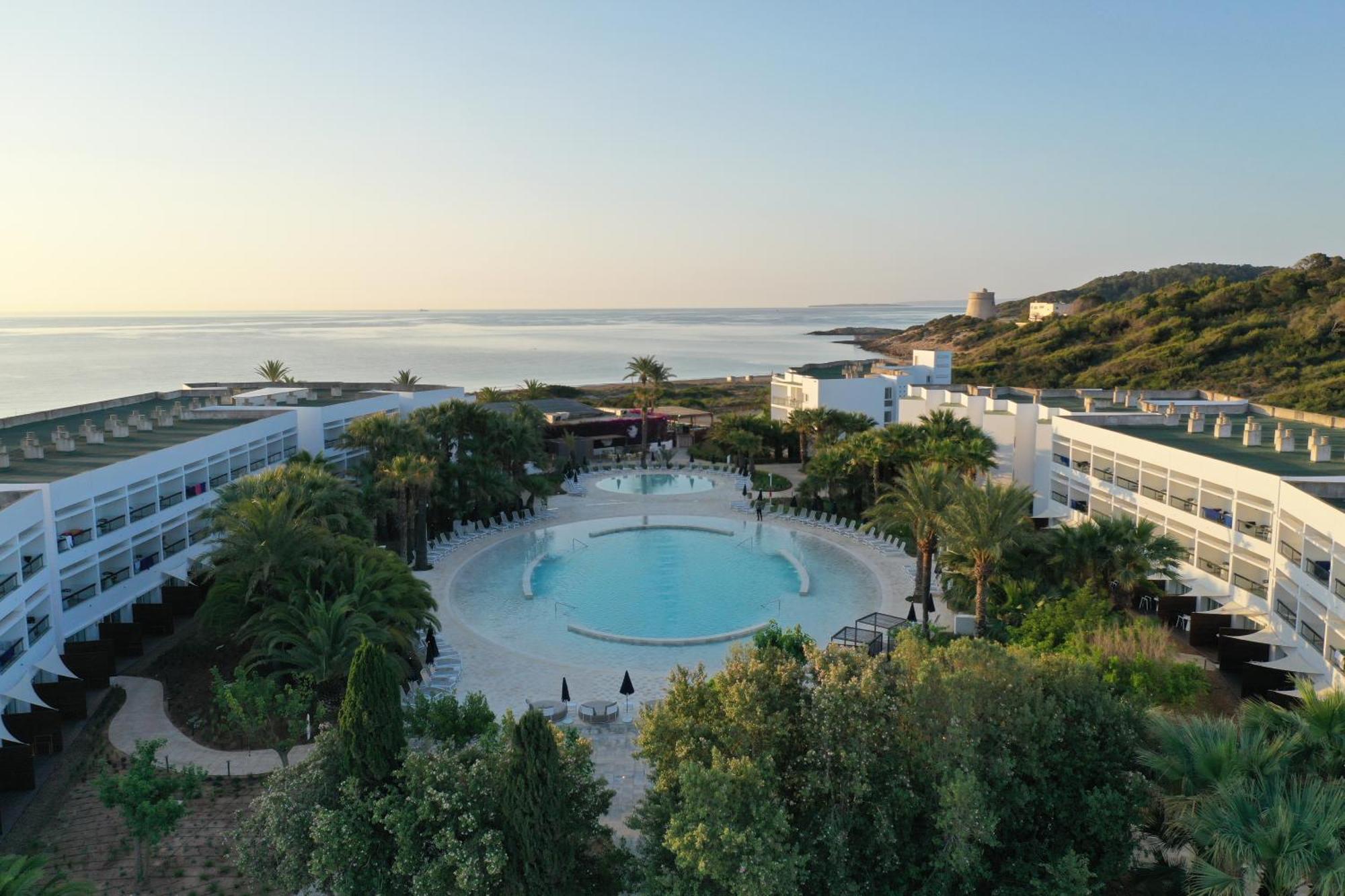 Grand Palladium Select Palace Ibiza Плая ден Боса Екстериор снимка The hotel in 2016